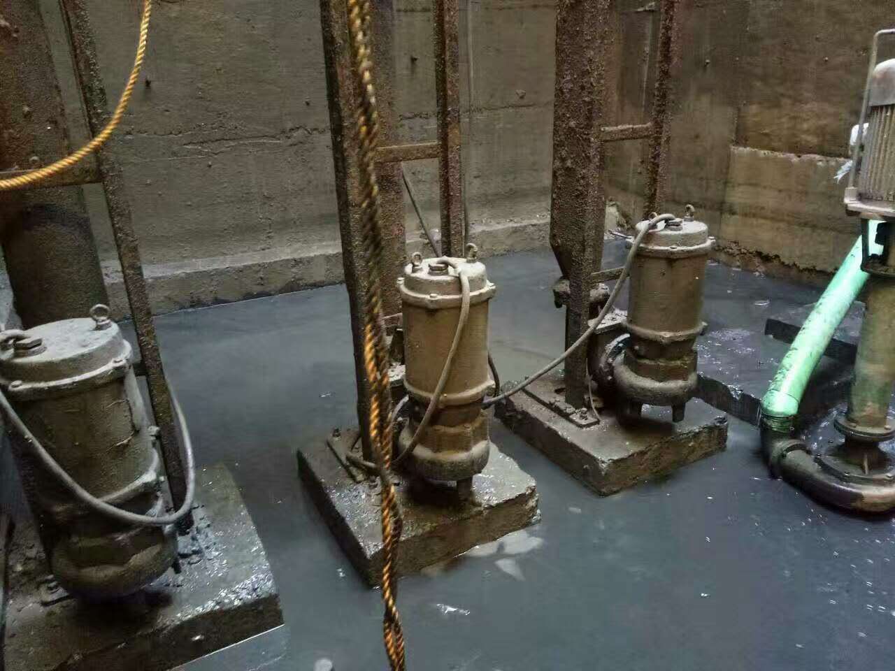 岢岚污水池清理